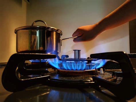 why do people use gas stoves